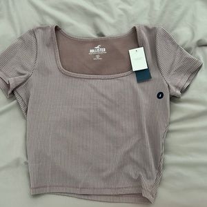 Hollister cropped tee